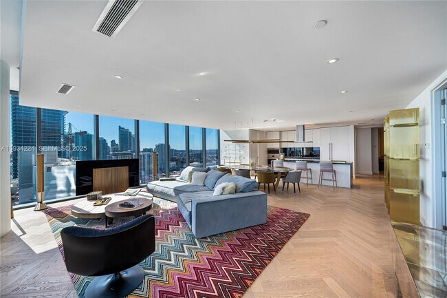 Building Photo - 700 NE 26th Terrace