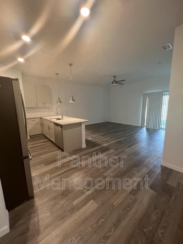 Building Photo - 4028 SW 7th Pl