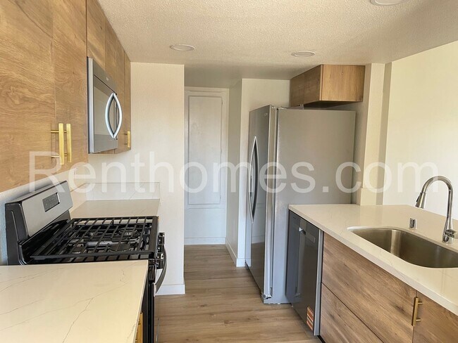 Building Photo - 9489 Fairgrove Ln