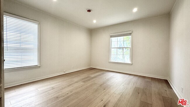 Building Photo - 408 S Spalding Dr
