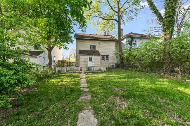 Building Photo - Charming 2 beds 2 Bath in Dayton!