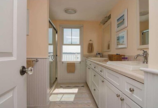 Building Photo - "Charming 2-Bed, 2-Bath Haven in Yarmouth – Spacious 1,380 Sq Ft Gem!"