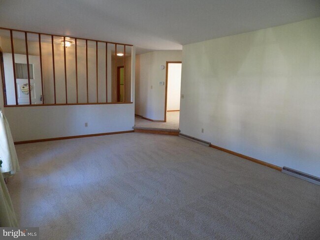 Building Photo - 1413 Cherokee Ln