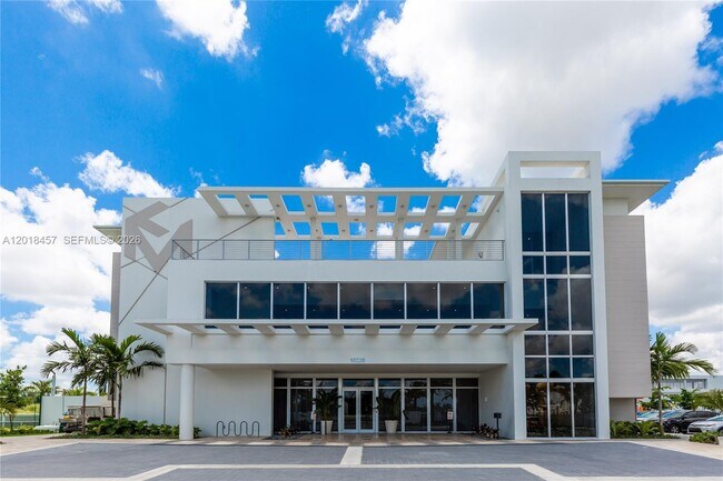 Building Photo - 10447 NW 66th St