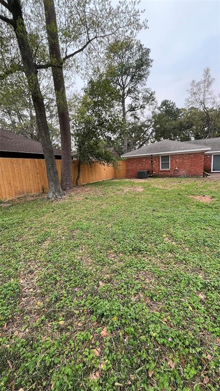 Building Photo - 10218 Oak Point Dr