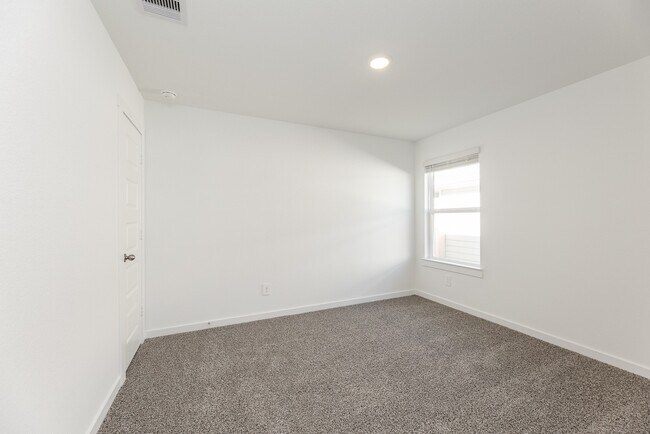 Building Photo - 31706 Melkridge Rd