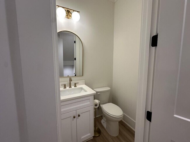 Building Photo - 4802 Moonview Ln