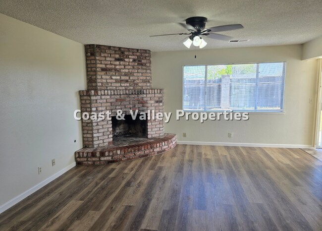 Building Photo - Salinas Home for RENT!!!