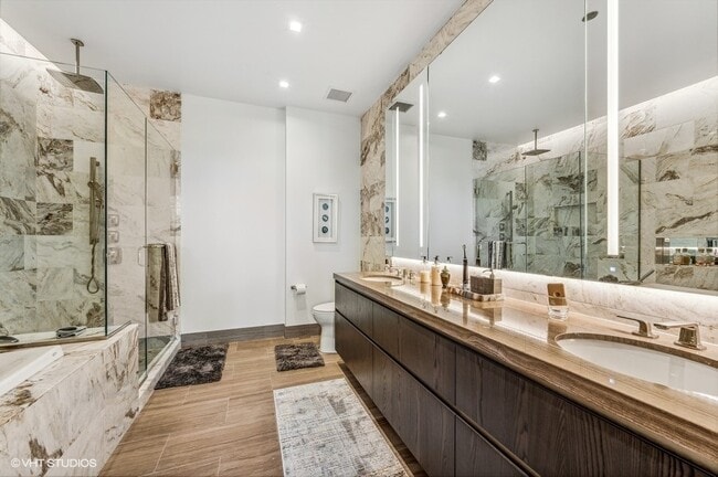 Building Photo - 363 E Wacker Dr