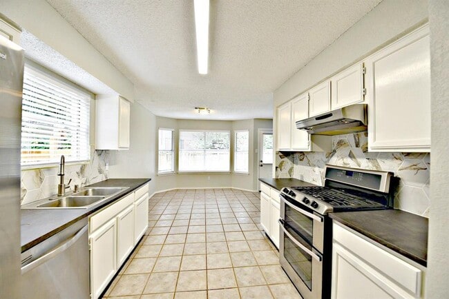 Building Photo - 13328 Black Canyon Dr