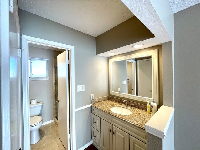 Building Photo - 2551 Coopers Post Ln