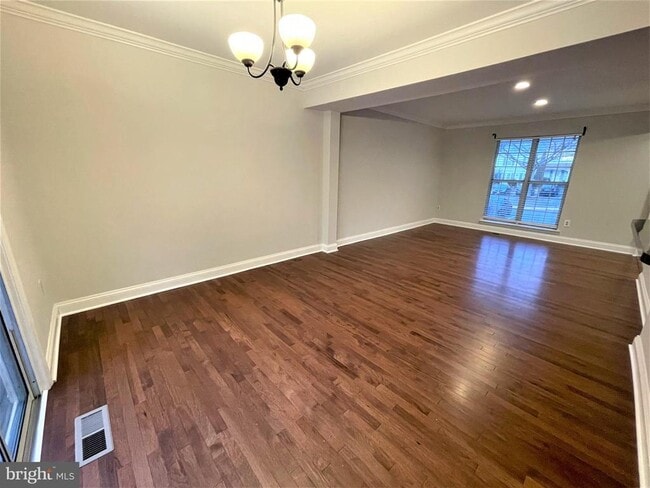 Building Photo - 17626 Longview Ln