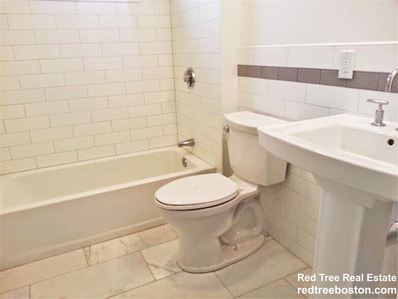 Building Photo - 74 Manet Rd