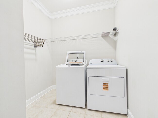 Building Photo - 8810 Douglas Palace Ct