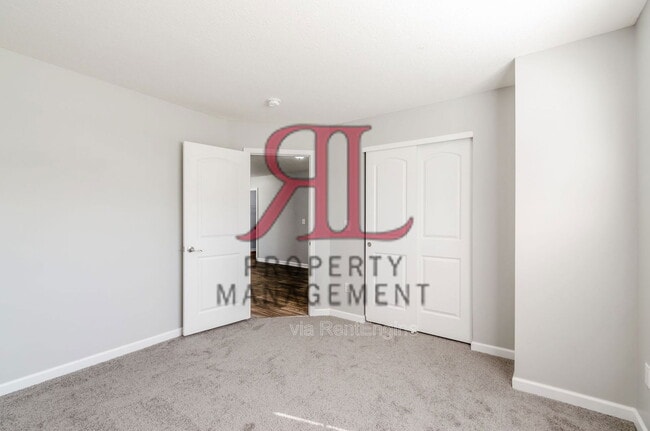 Building Photo - 5622 Branchville Dr