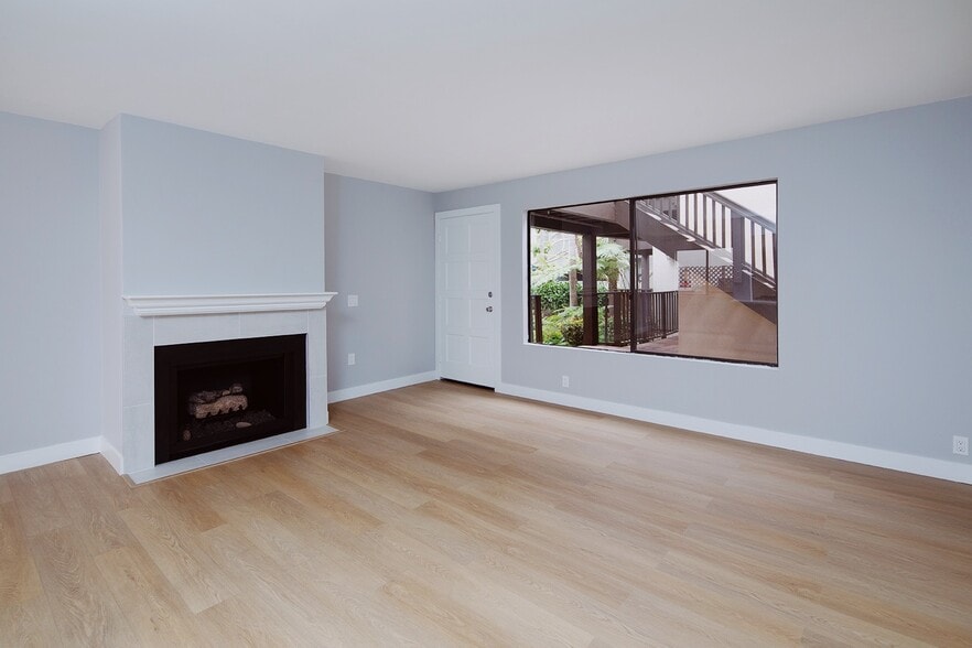 Building Photo - La Jolla West Wind