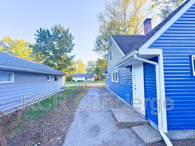 Building Photo - 2294 Minnesota Ave