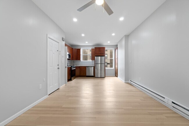 Building Photo - 916 Willow Ave