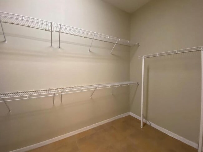 Building Photo - 10885 Piping Rock Cir