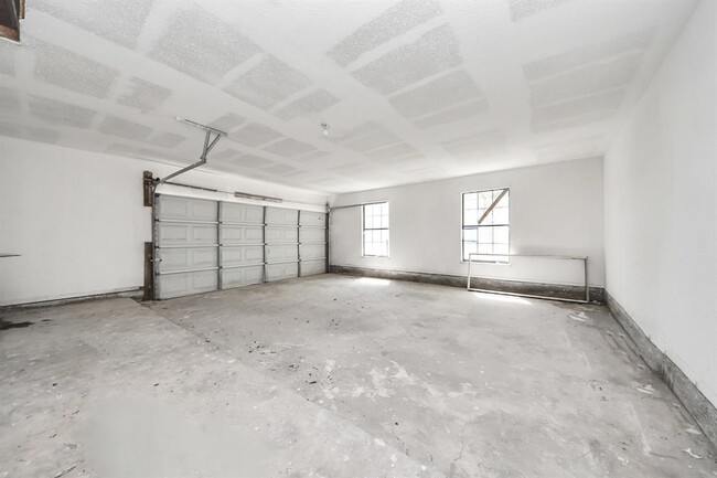 Building Photo - 1133 Kingston Dr