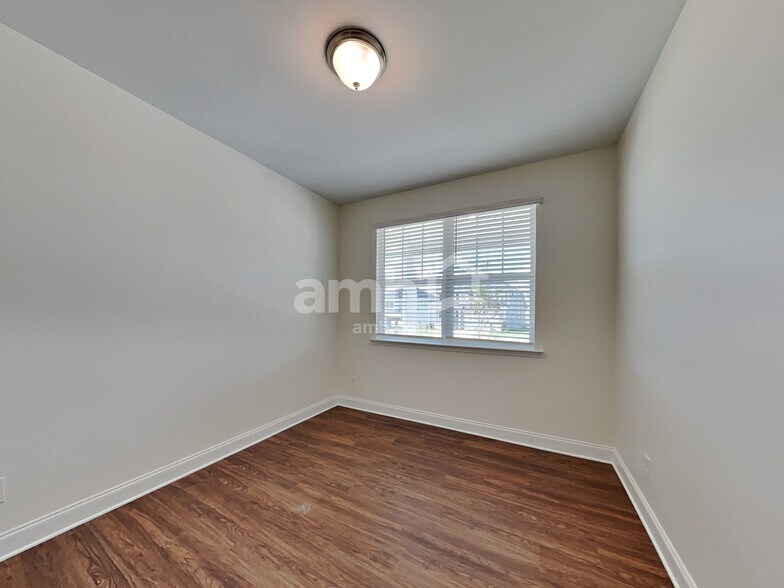 Building Photo - 109 Twin River Dr