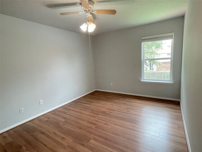 Building Photo - 8919 Diamond Lake Ln