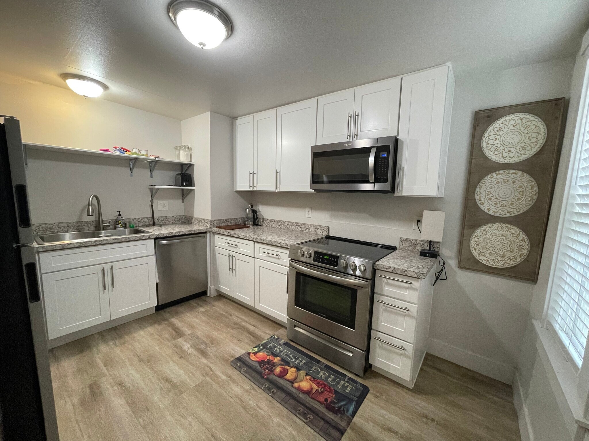 Building Photo - 1522 Taylor Ave N