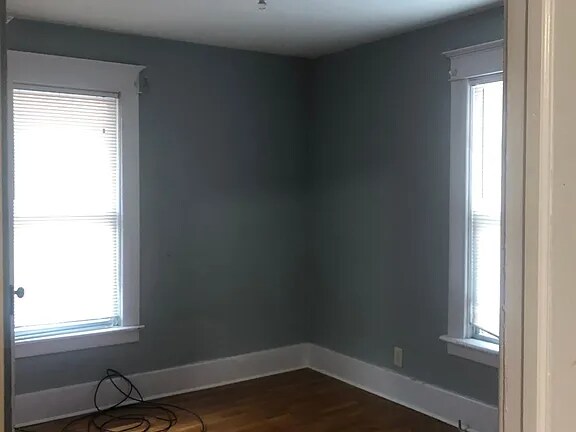 Building Photo - 122 Barton Ave