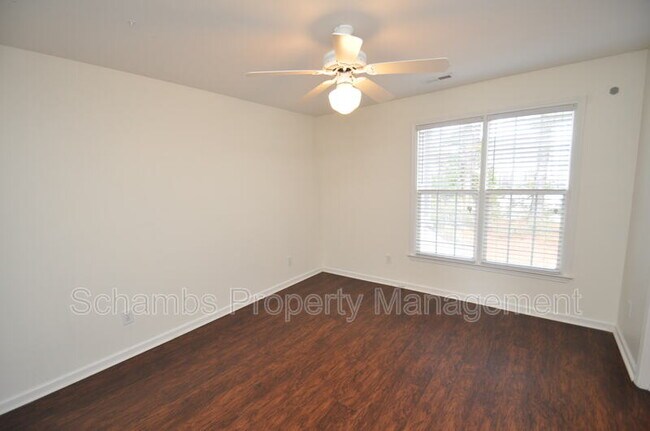 Building Photo - 402 Knightsborough Way