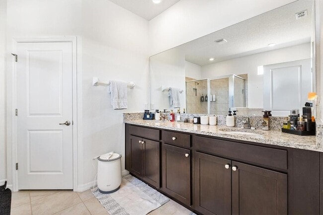 Building Photo - 5470 Sunshine Dr