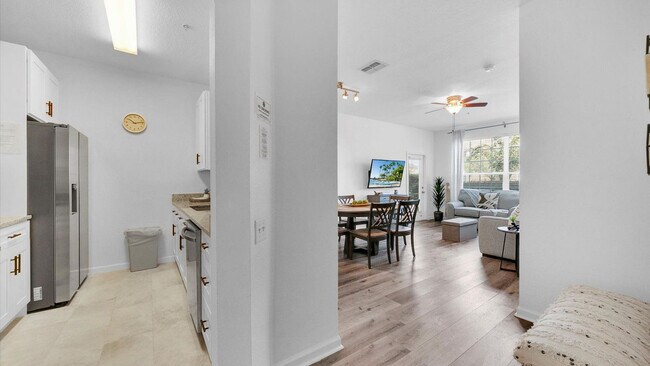 Building Photo - 2303 Butterfly Palm Way
