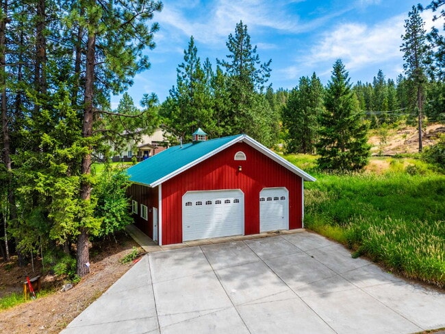 Building Photo - Furnished Modern Loft in Ottery Bay