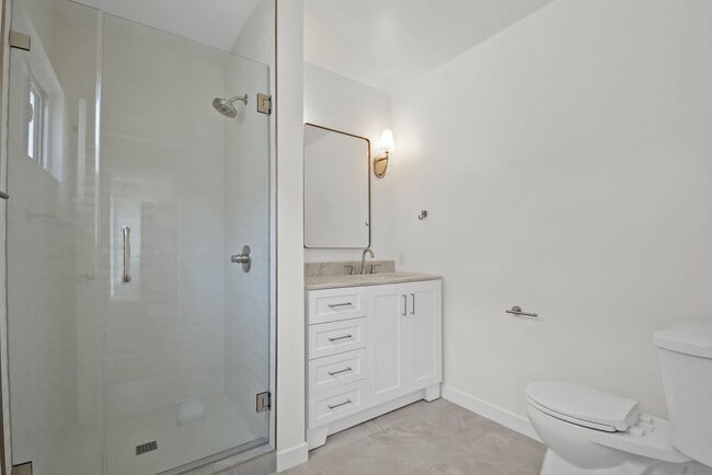 Building Photo - 845 20th St