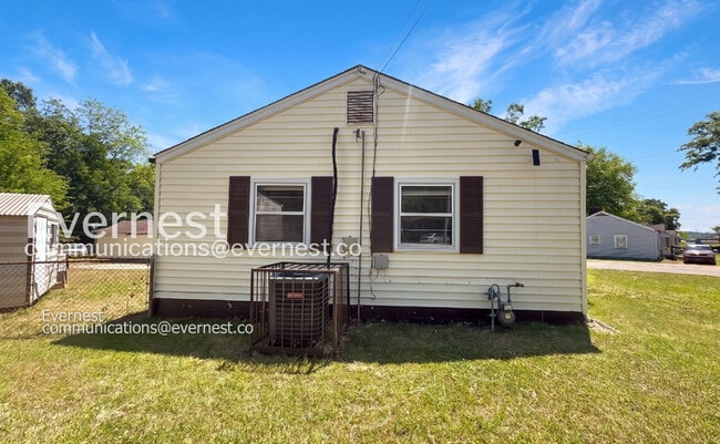 Building Photo - 200 Woodward Dr