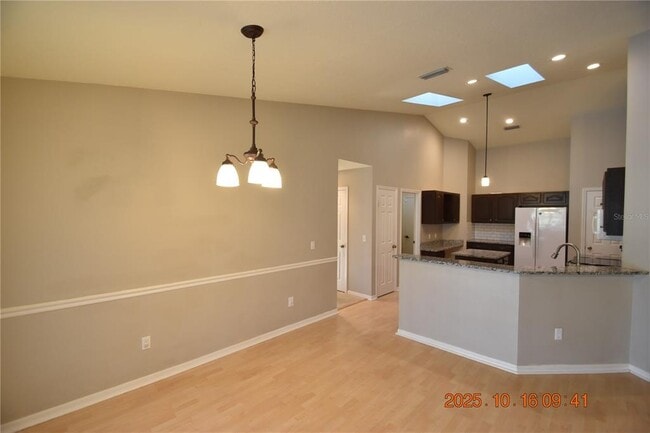Building Photo - 2712 Falling Leaves Dr