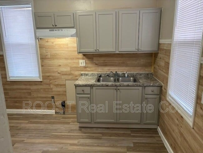 Building Photo - 15 Vernon Ave