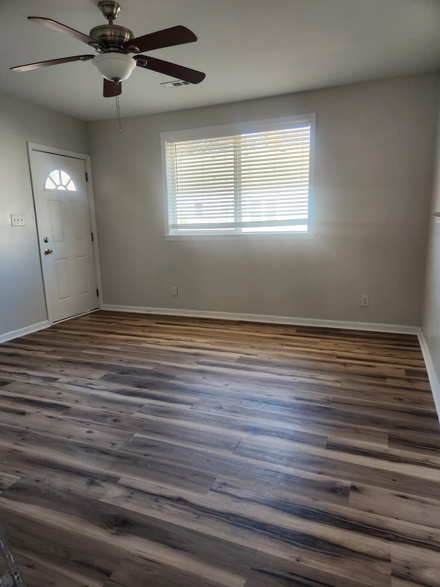 Building Photo - 9334 Peachtree St