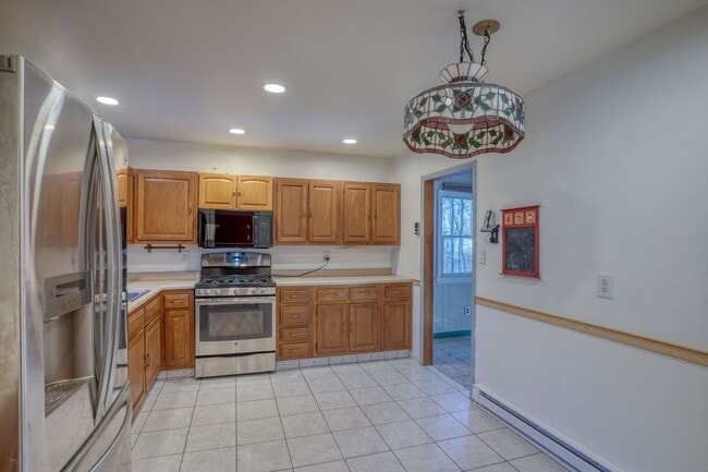 Building Photo - Just What You Have Been Looking For a Single Family Ranch in a Quaint Country Setting