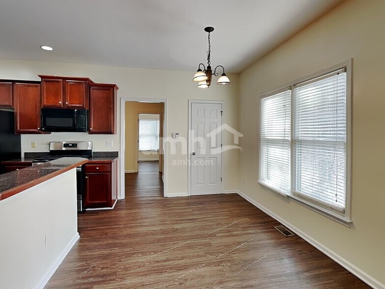 Building Photo - 34 Kodiak Ct