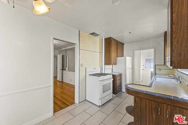 Building Photo - 5908 Abernathy Dr