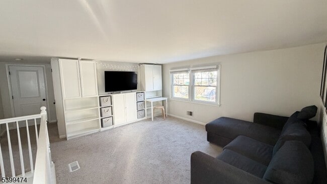 Building Photo - 19 Hazlett St