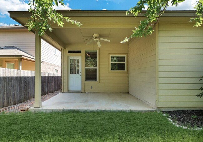 Building Photo - IMMACULATE Well-Maintained 3bd/2ba/2gar In Alamo Ranch!