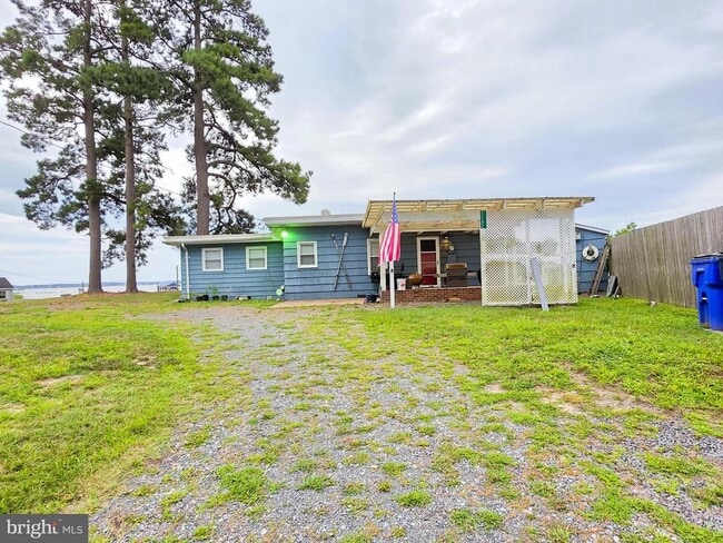 Building Photo - 32172 River Rd