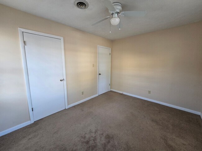 Building Photo - 6615 Keeler Dr