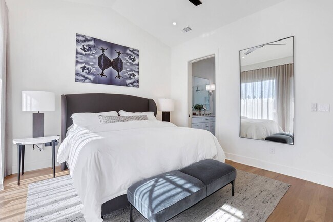 Building Photo - Upscale Palmyra Terrace Townhome! Fully Fu...