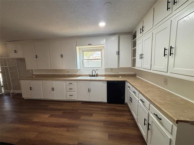 Building Photo - 7406 Llano Ave