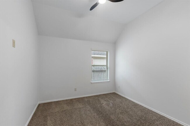 Building Photo - 1315 Cameron Park Ln