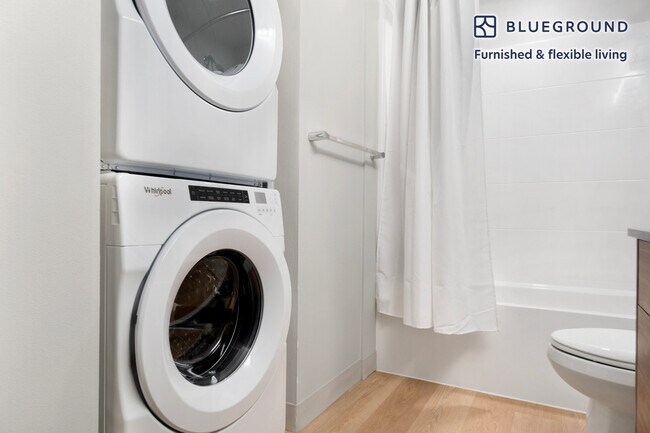 Building Photo - 2222 15th Ave W