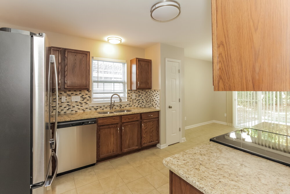 Building Photo - 460 Riverglen Dr NW