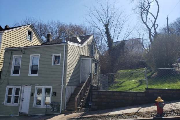 Building Photo - 121 Turner St